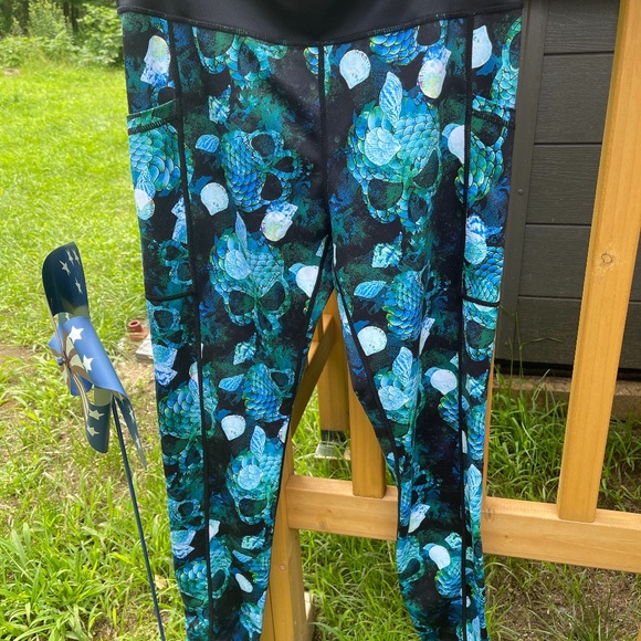 Cvg Mermaid Skull Leggings Size Medium 